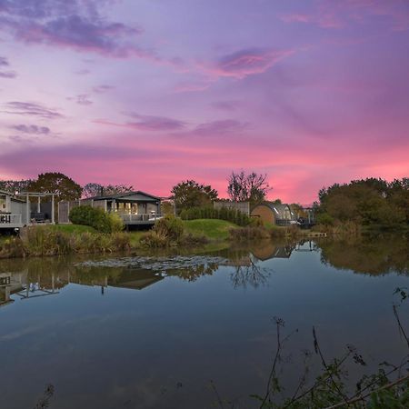 Choller Lake Lodges - Primrose Cabin With Private Hot Tub Αρουντέλ Εξωτερικό φωτογραφία