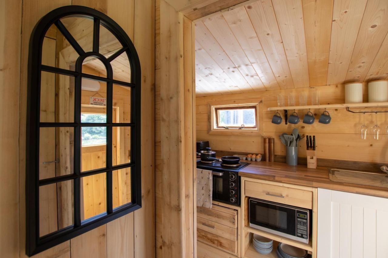 Choller Lake Lodges - Primrose Cabin With Private Hot Tub Αρουντέλ Εξωτερικό φωτογραφία