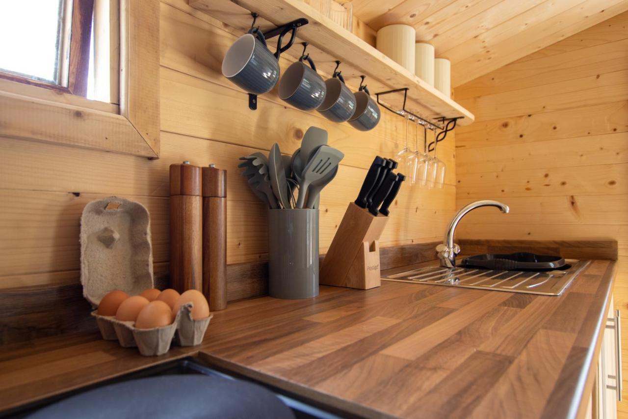 Choller Lake Lodges - Primrose Cabin With Private Hot Tub Αρουντέλ Εξωτερικό φωτογραφία