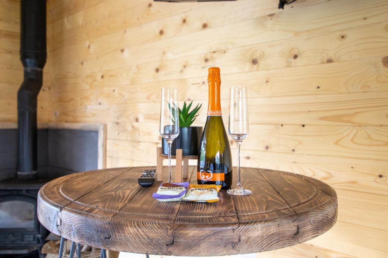 Choller Lake Lodges - Primrose Cabin With Private Hot Tub Αρουντέλ Εξωτερικό φωτογραφία