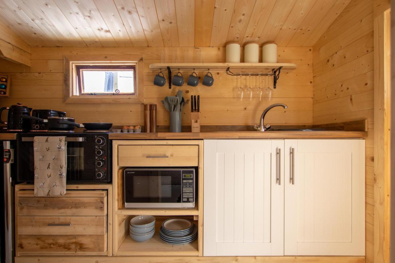 Choller Lake Lodges - Primrose Cabin With Private Hot Tub Αρουντέλ Εξωτερικό φωτογραφία