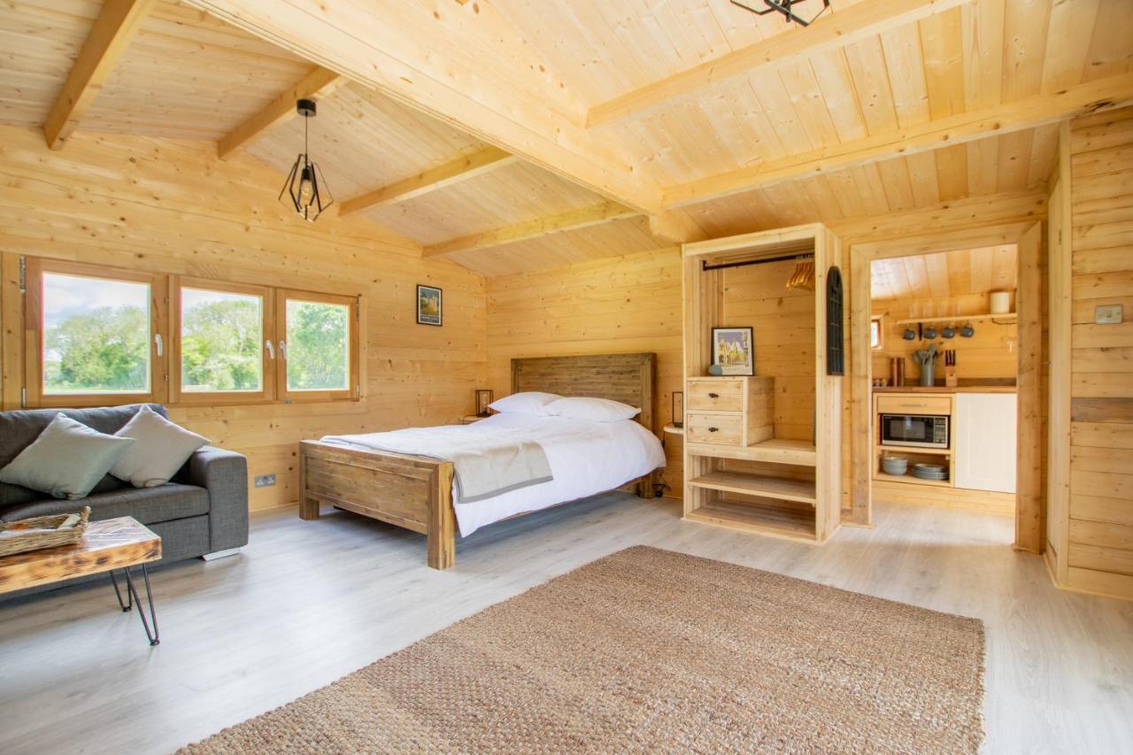 Choller Lake Lodges - Primrose Cabin With Private Hot Tub Αρουντέλ Εξωτερικό φωτογραφία