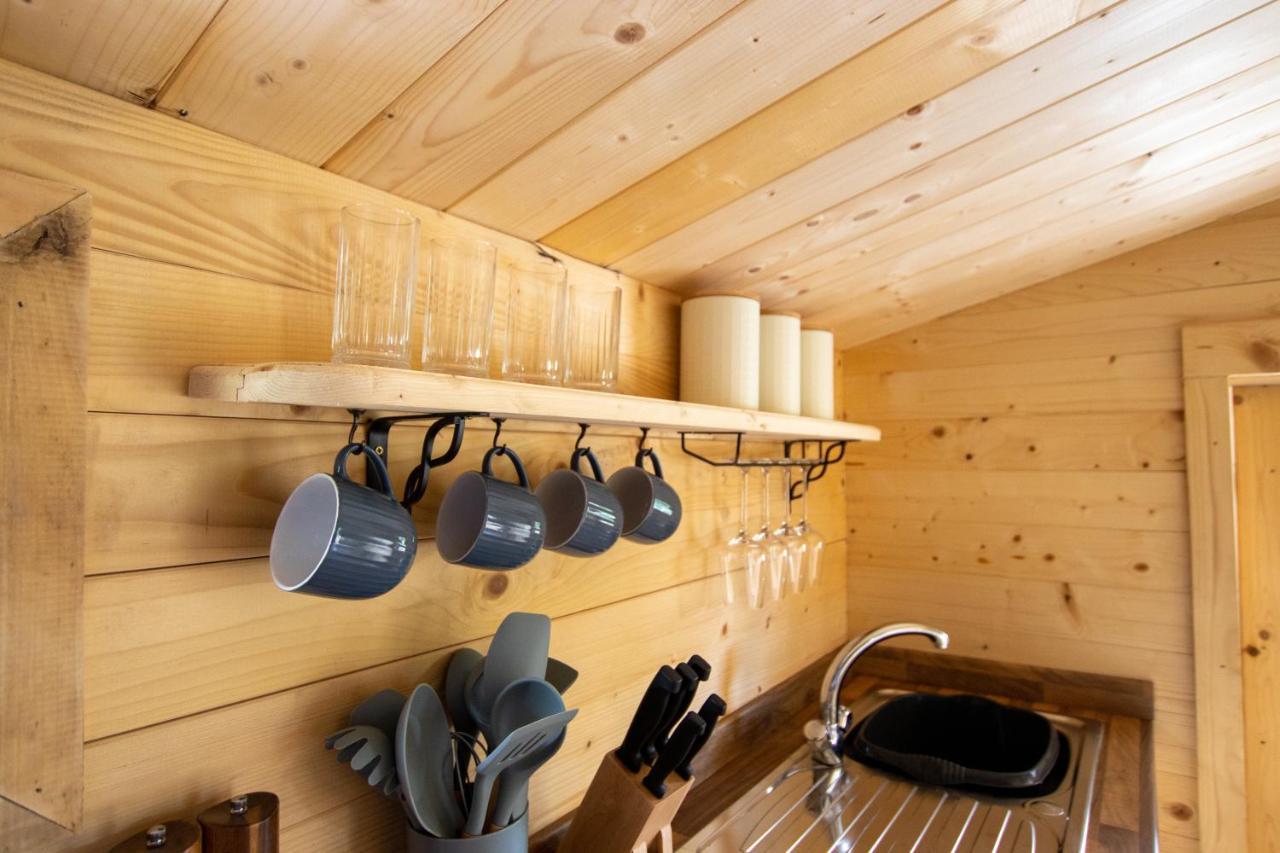 Choller Lake Lodges - Primrose Cabin With Private Hot Tub Αρουντέλ Εξωτερικό φωτογραφία