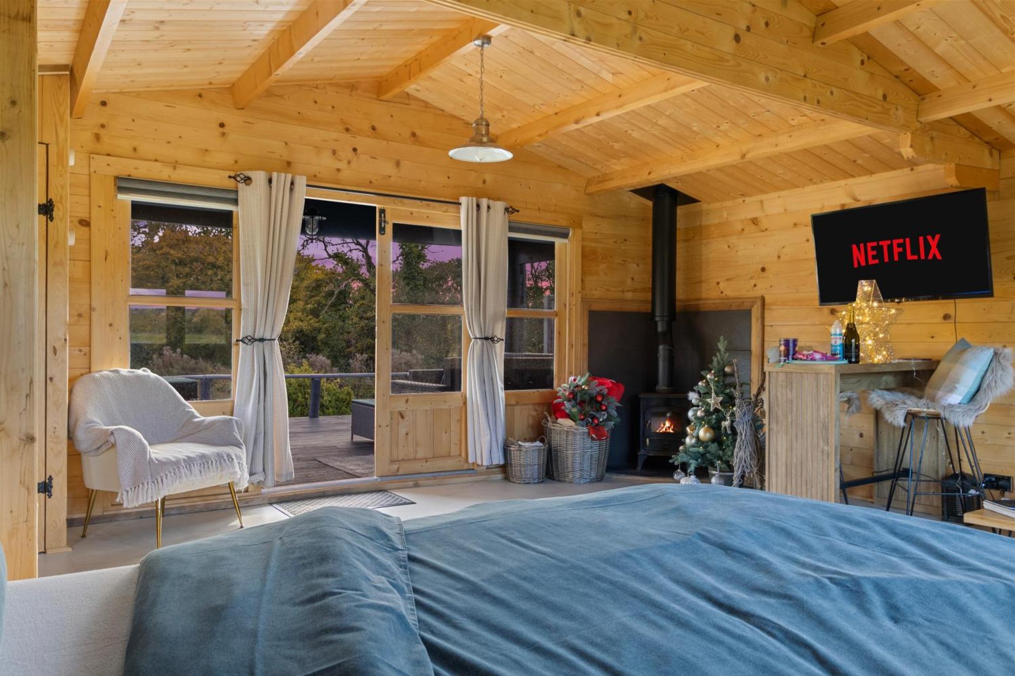 Choller Lake Lodges - Primrose Cabin With Private Hot Tub Αρουντέλ Εξωτερικό φωτογραφία