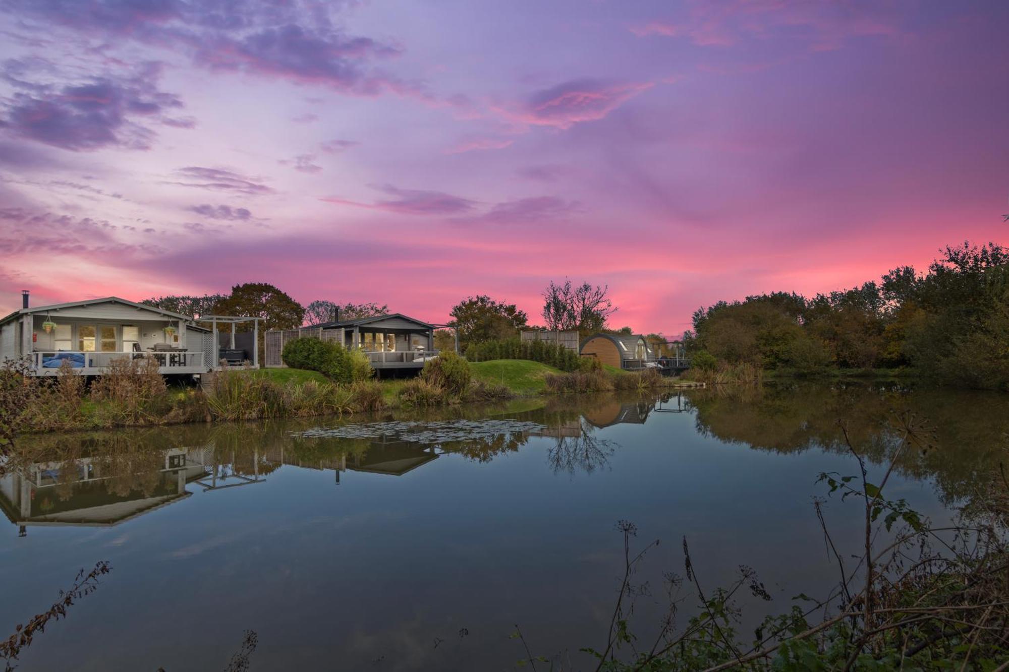 Choller Lake Lodges - Primrose Cabin With Private Hot Tub Αρουντέλ Εξωτερικό φωτογραφία